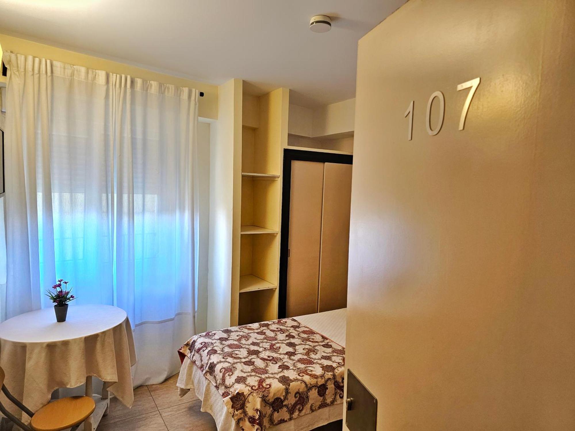 Hostal Mainz เปียดราลาเวส ภายนอก รูปภาพ