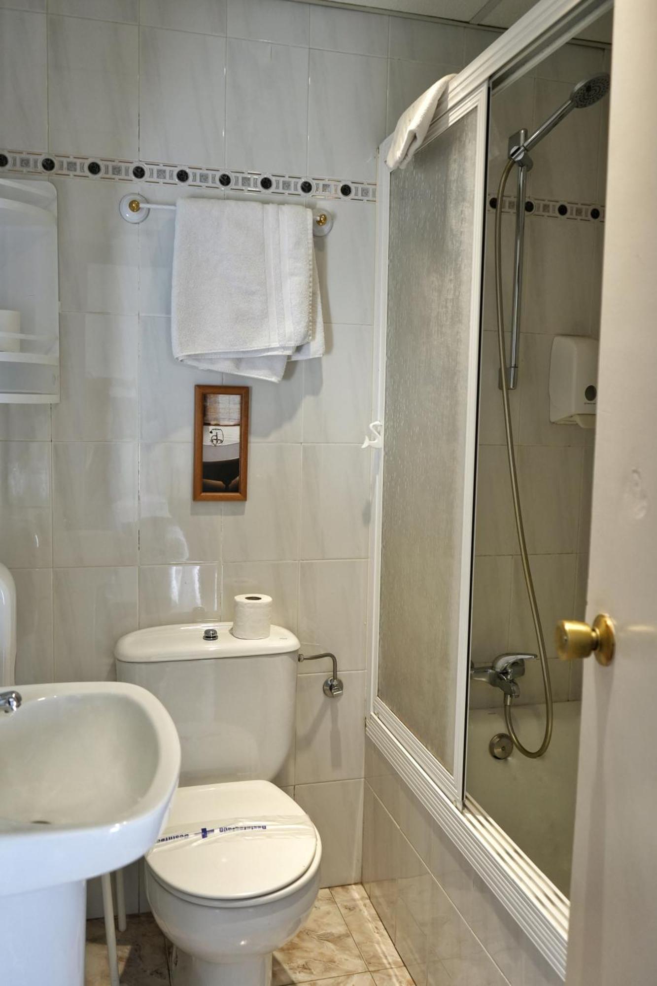 Hostal Mainz เปียดราลาเวส ภายนอก รูปภาพ