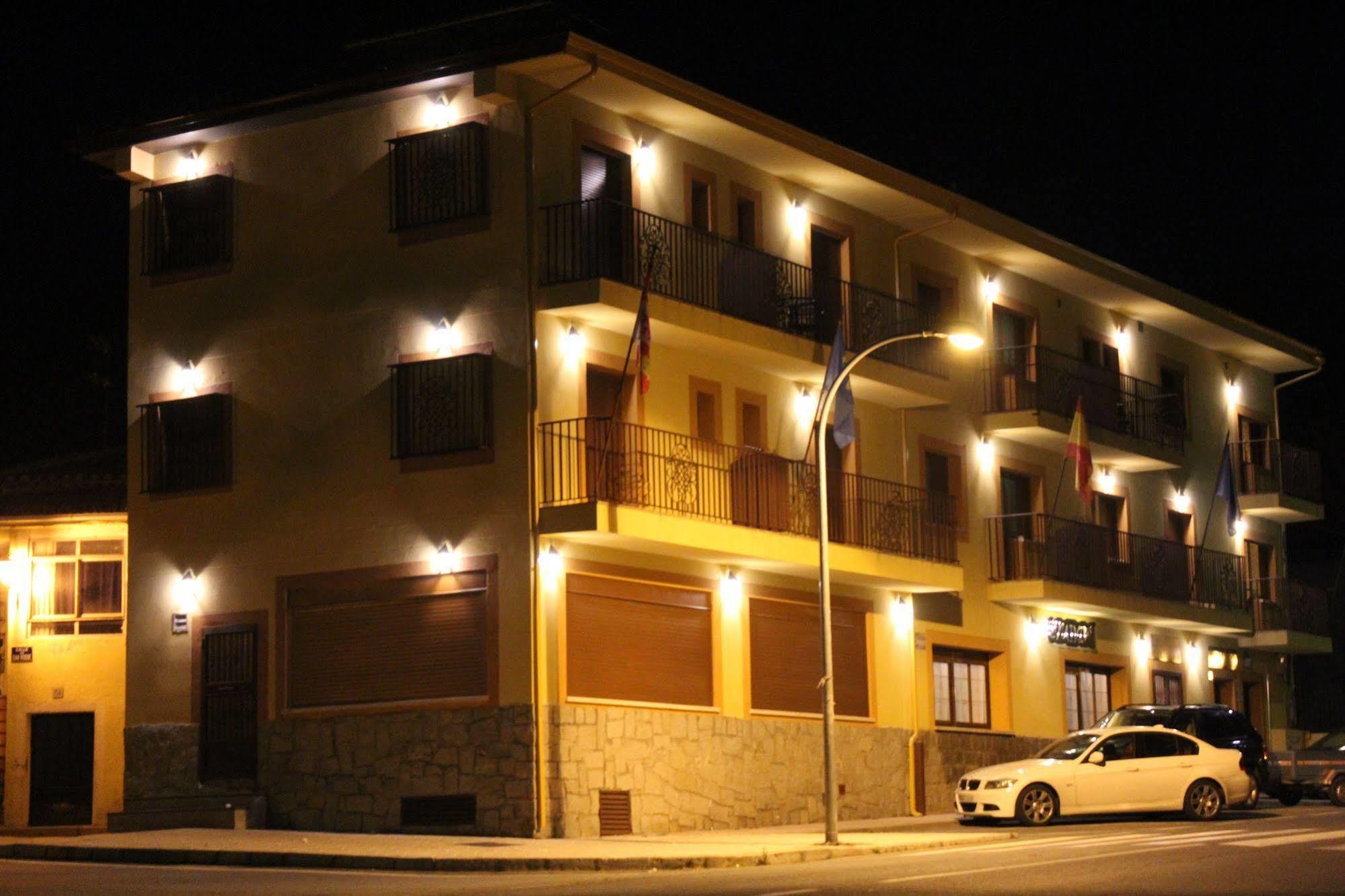 Hostal Mainz เปียดราลาเวส ภายนอก รูปภาพ