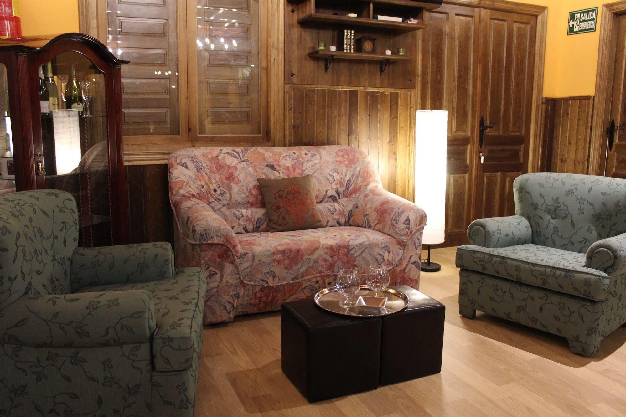 Hostal Mainz เปียดราลาเวส ภายนอก รูปภาพ